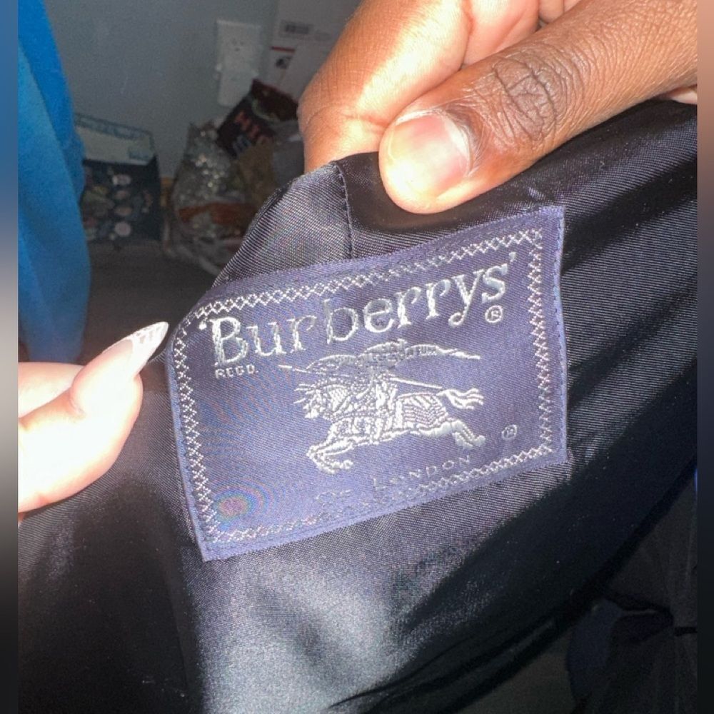 Nice classic lined raincoat by Burberry - Picture 5 of 9